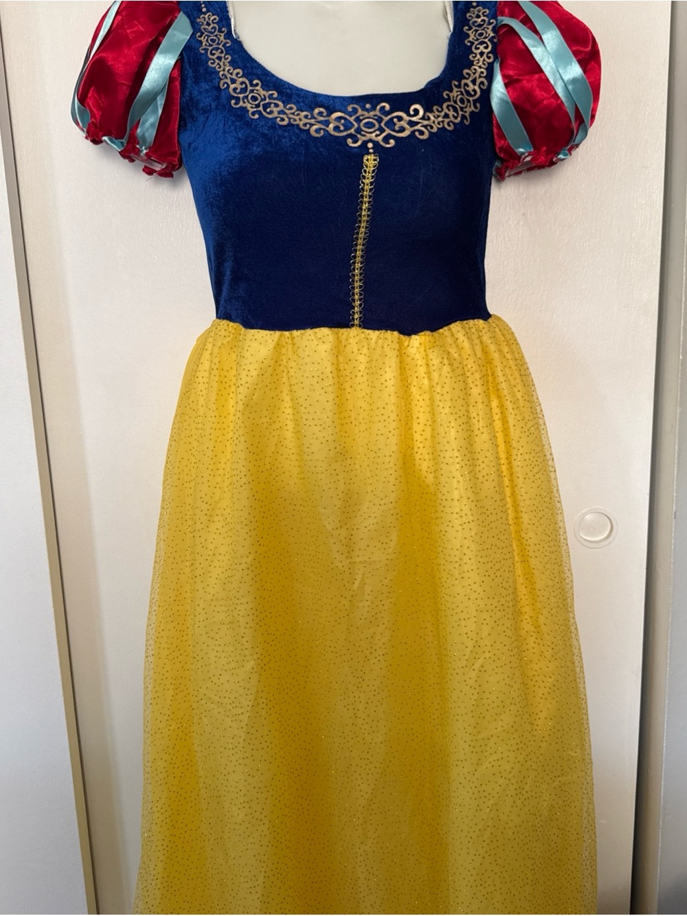 Disney Classic Princess Snow White Women Dress/ Costume Blue, Red & Yellow